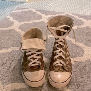 coach high tops or ability to fold over